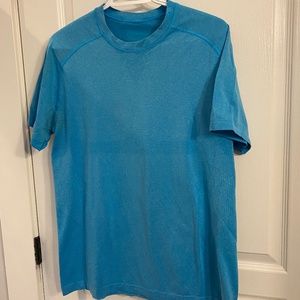 Men's workout top
